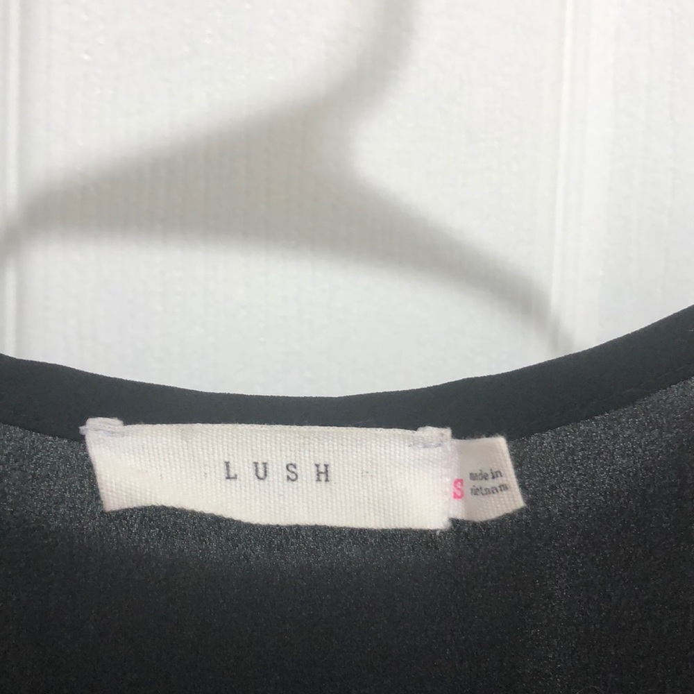 Lush Black Top - Picture 3 of 4